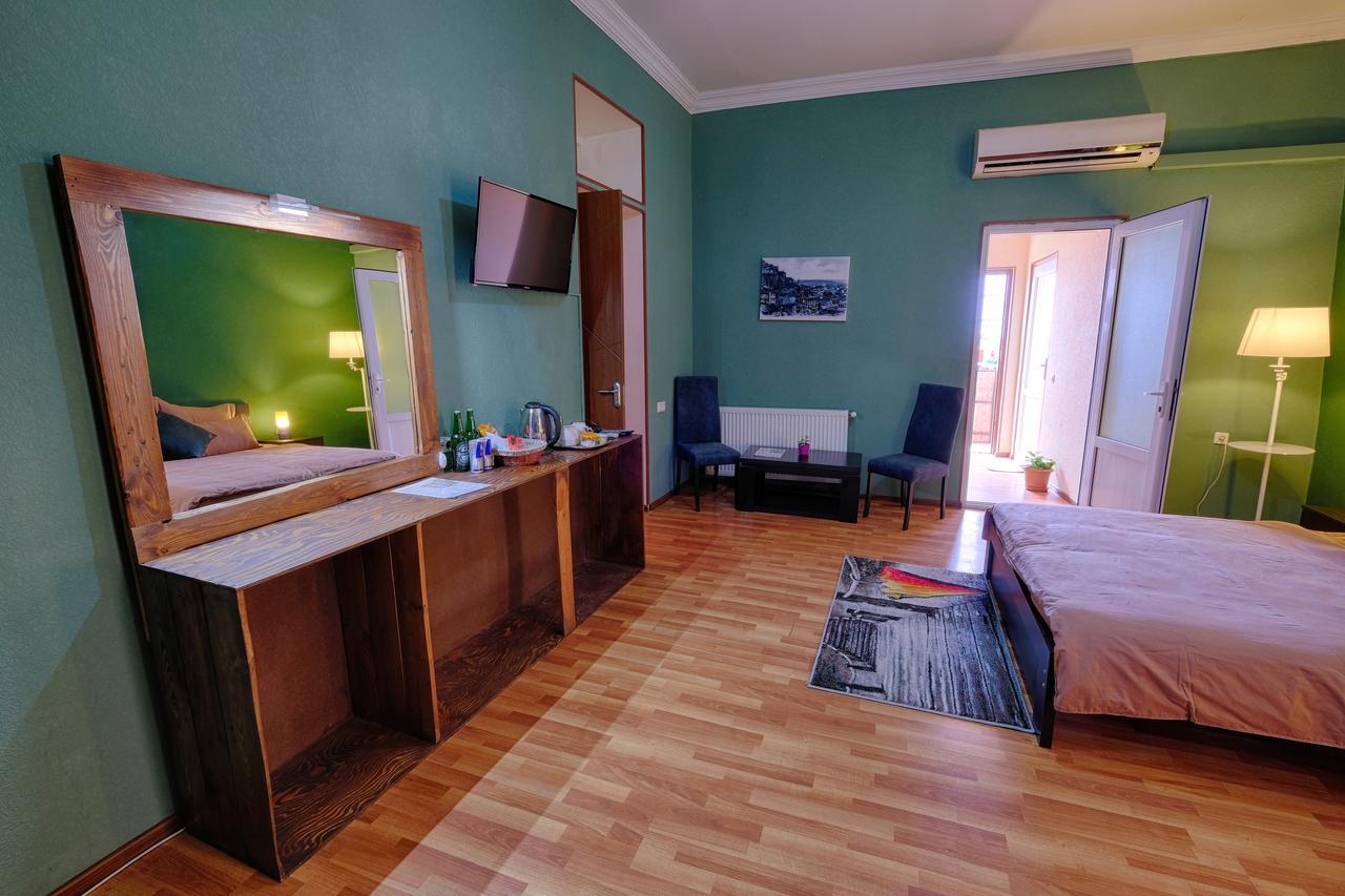 Euphoria Inn Tbilisi Exterior photo